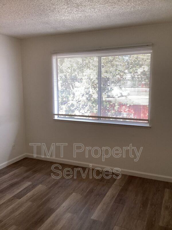 5519 Keoncrest Cir #4 - Photo 3 of 17