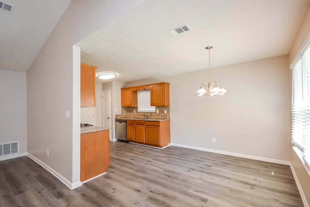306 Ashley Manor Way - Photo 5 of 16
