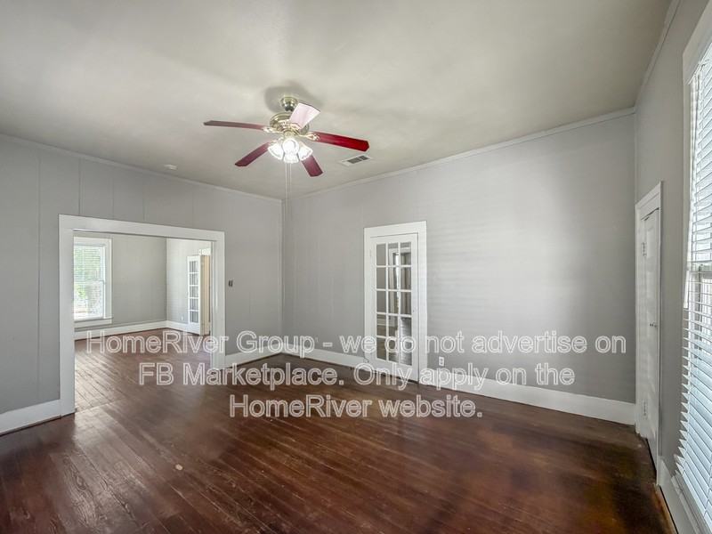 1004 W Gandy St - Photo 2 of 19