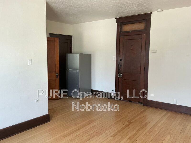 120 N 6th St #G - Photo 5 of 17