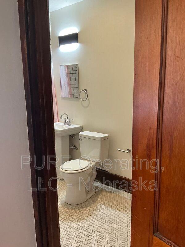 120 N 6th St #G - Photo 6 of 17