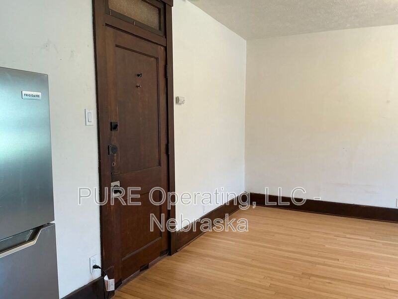 120 N 6th St #G - Photo 7 of 17