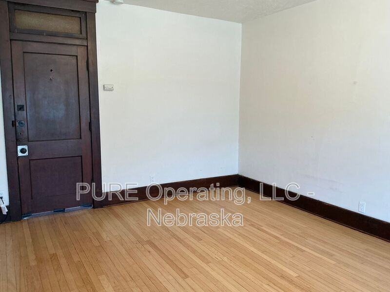120 N 6th St #G - Photo 2 of 17