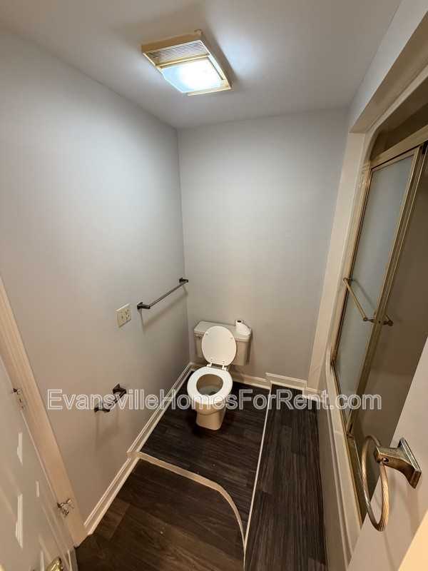 400 S Bosse Ave - Photo 7 of 12