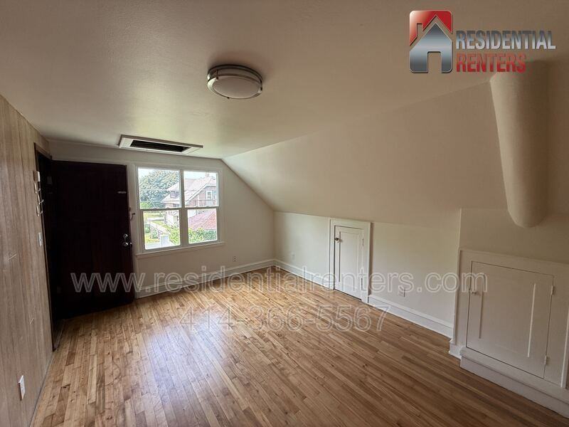 3031 N 60th St - Photo 2 of 8