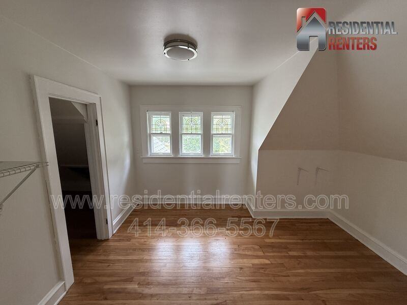 3031 N 60th St - Photo 5 of 8