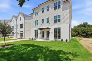 featured image of 3323 S University Dr