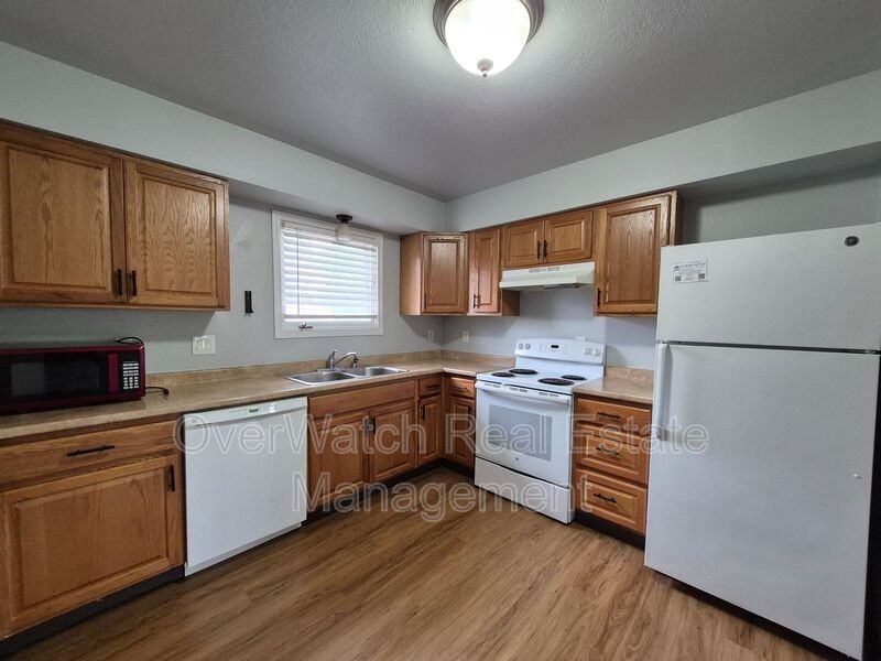 3162 Tarwater Ave #4 - Photo 3 of 9