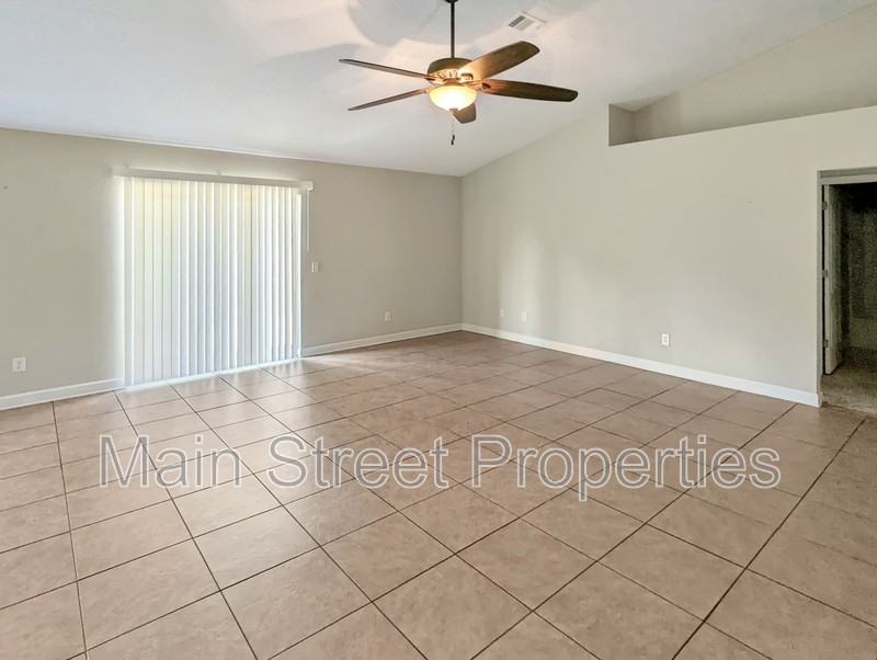 734 Marlinspike Dr - Photo 5 of 31