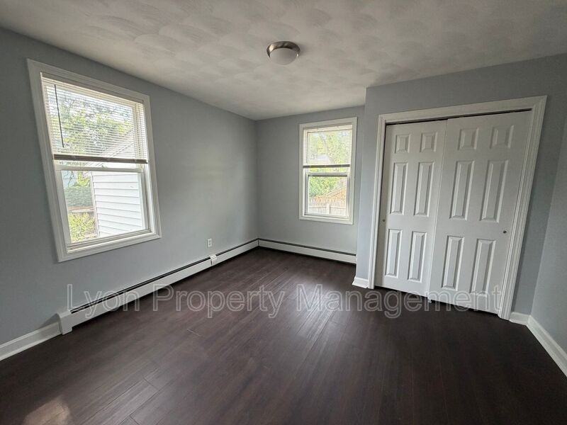 328 Douglas Ave #1stFL - Photo 7 of 10