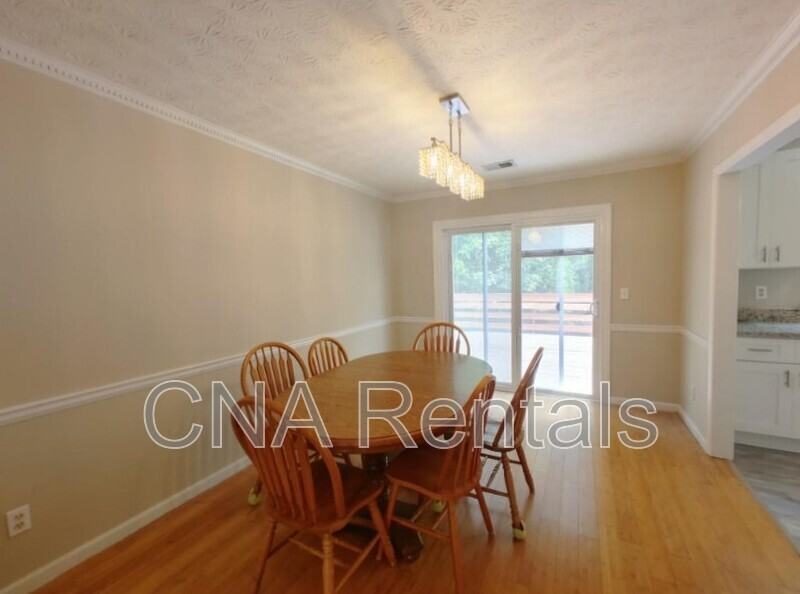 4635 Hampton Square Dr - Photo 5 of 8