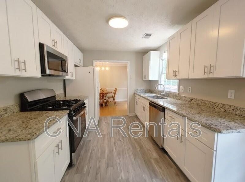 4635 Hampton Square Dr - Photo 6 of 8