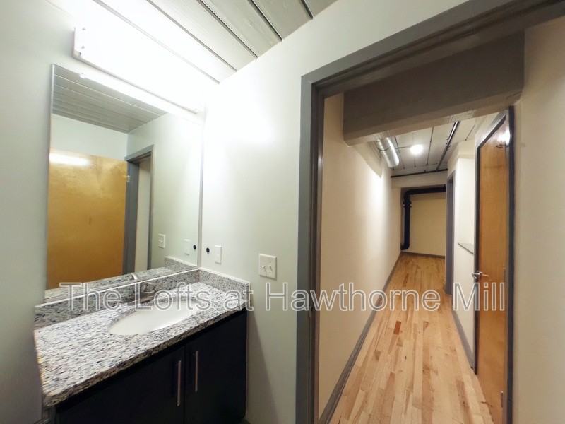 1101 Hawthorne Ln #260 - Photo 7 of 10