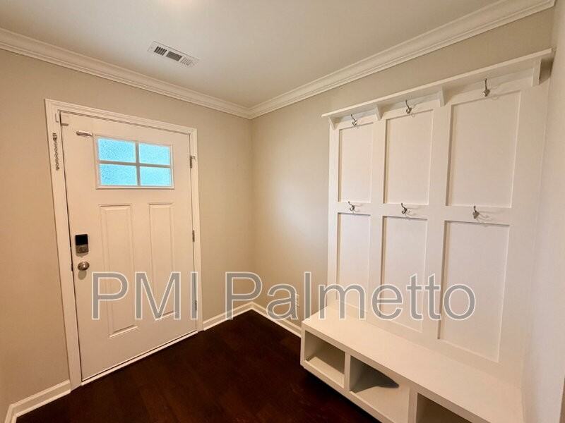 147 Saint George Rd - Photo 3 of 33