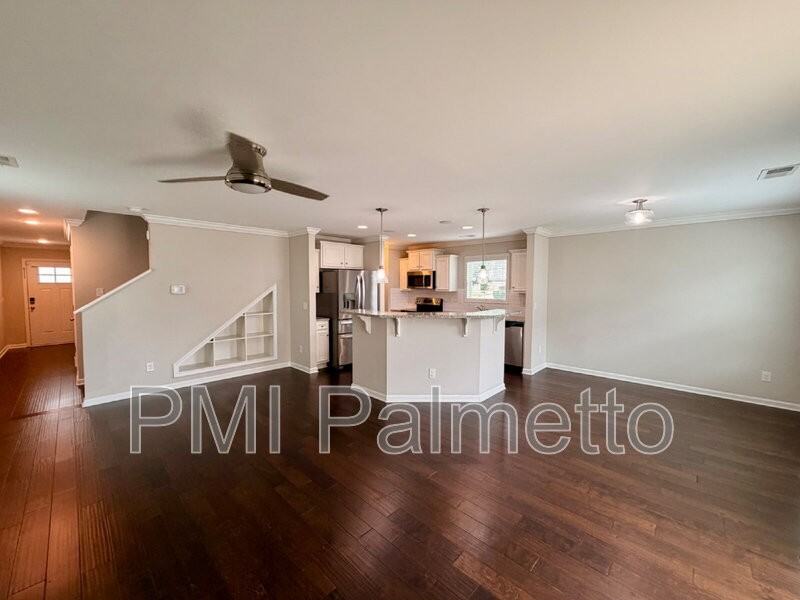 147 Saint George Rd - Photo 5 of 33