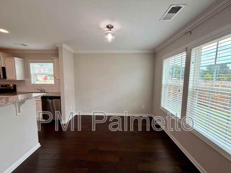 147 Saint George Rd - Photo 7 of 33