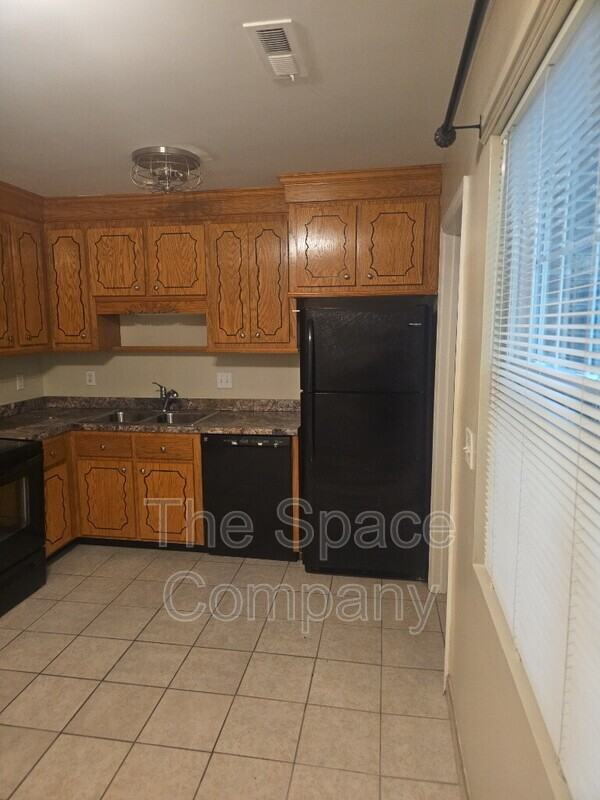 262 Fleming Rd #B - Photo 2 of 8