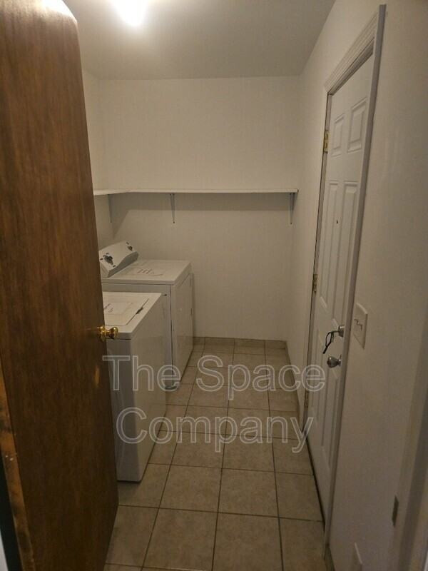 262 Fleming Rd #B - Photo 4 of 8