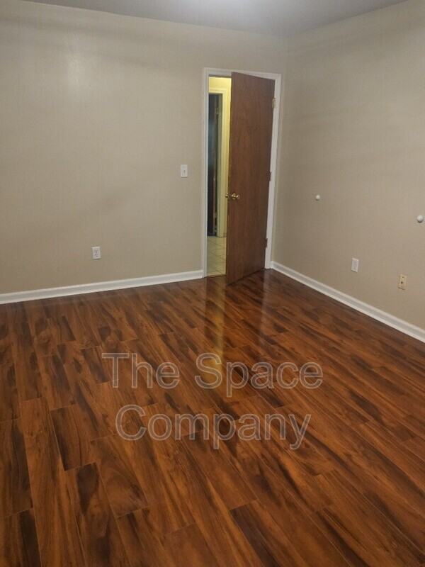 262 Fleming Rd #B - Photo 7 of 8
