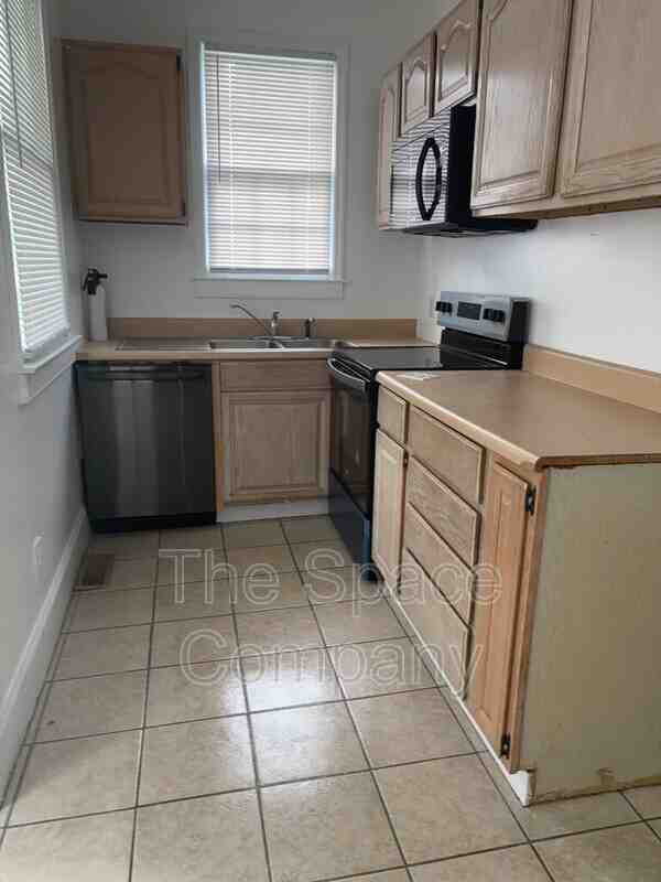 100 Morris St #B - Photo 2 of 5