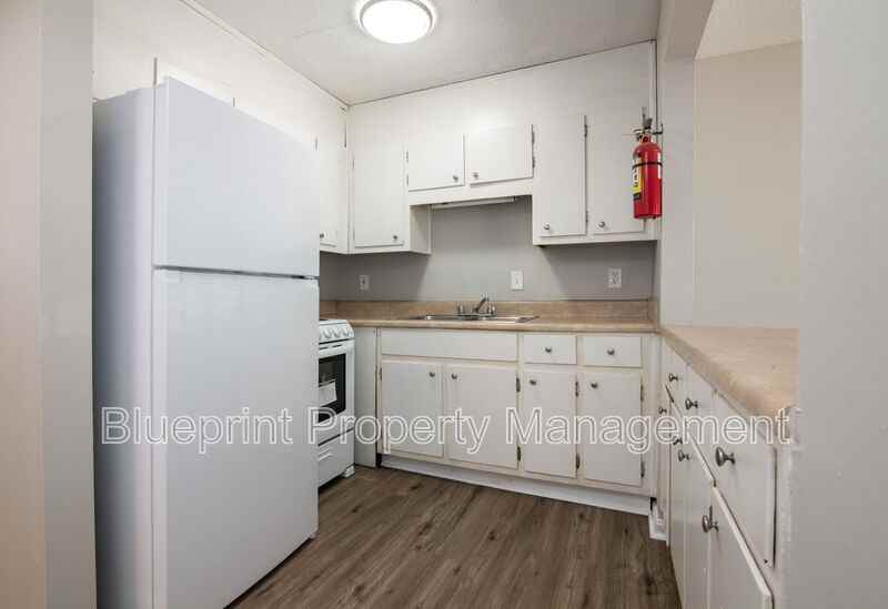 1913 18th Pl N - Photo 4 of 8