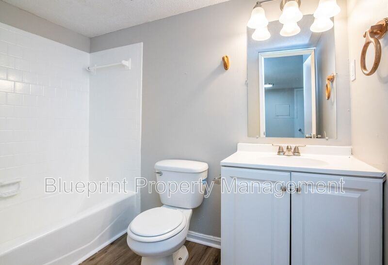 1913 18th Pl N - Photo 7 of 8