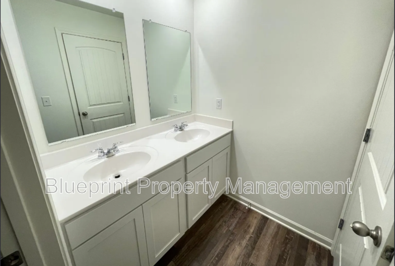 229 Chelsea Park Cir - Photo 7 of 18