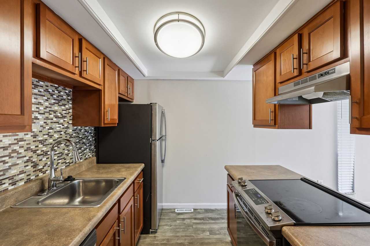 ESTATES ON MAIN - Photo 5 of 50