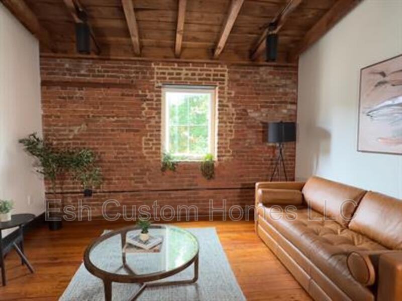 437 W Grant St - Photo 2 of 13