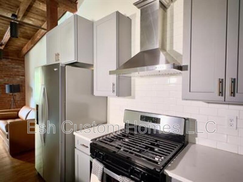 437 W Grant St - Photo 4 of 13