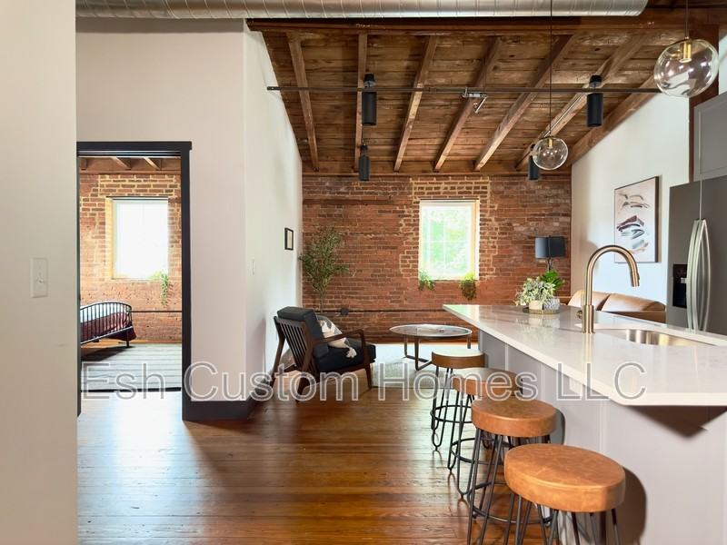 437 W Grant St - Photo 5 of 13