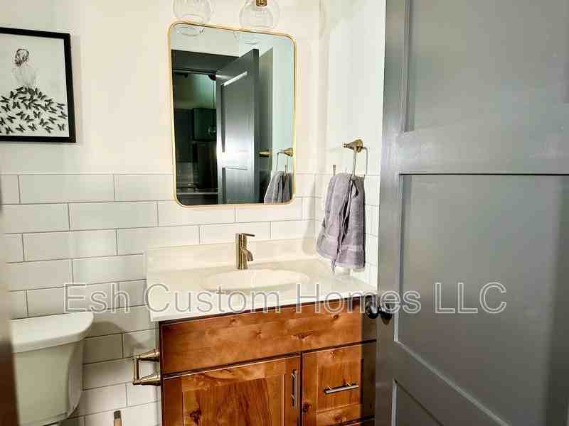 437 W Grant St - Photo 6 of 13