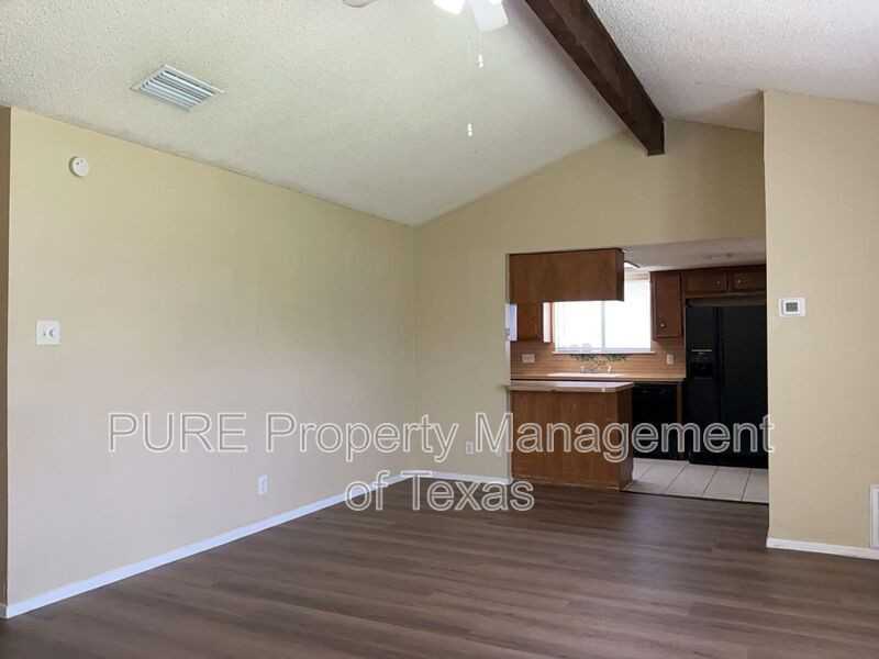 604 Country Aire Dr #B - Photo 6 of 28