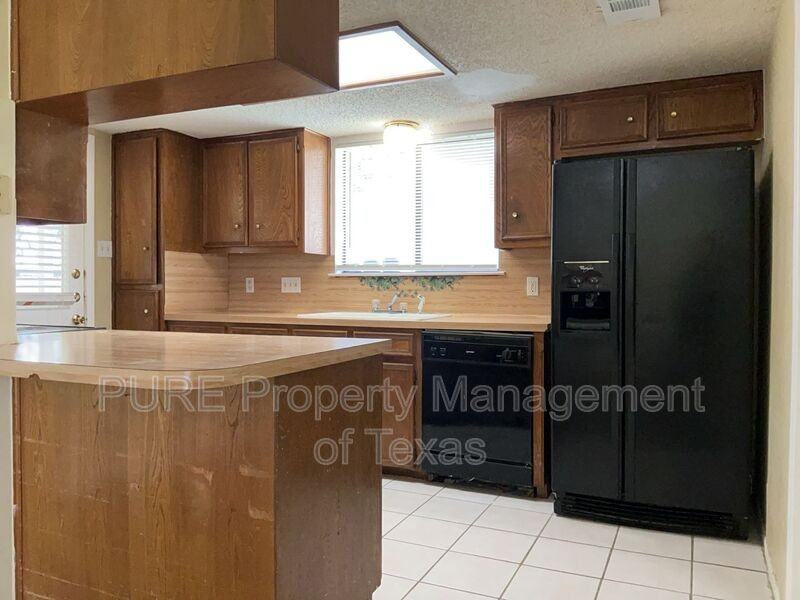 604 Country Aire Dr #B - Photo 7 of 28