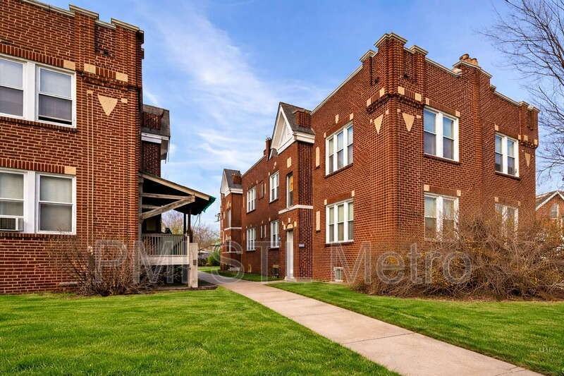 3885 Meramec St #203