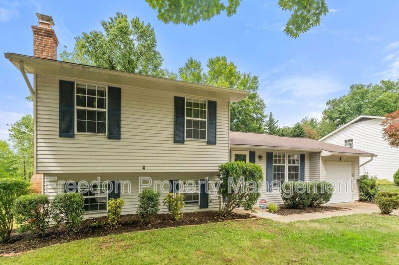 2516 Tabor Ct - Photo 5 of 40