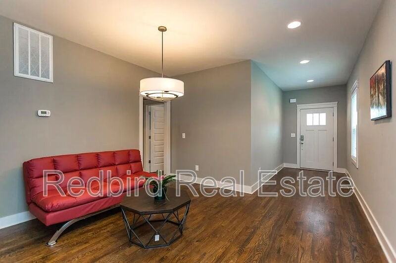 1717 14th Ave S #B - Photo 6 of 37