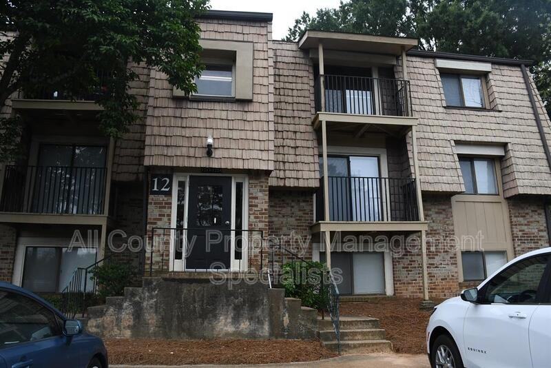 1217 Old Manor Rd