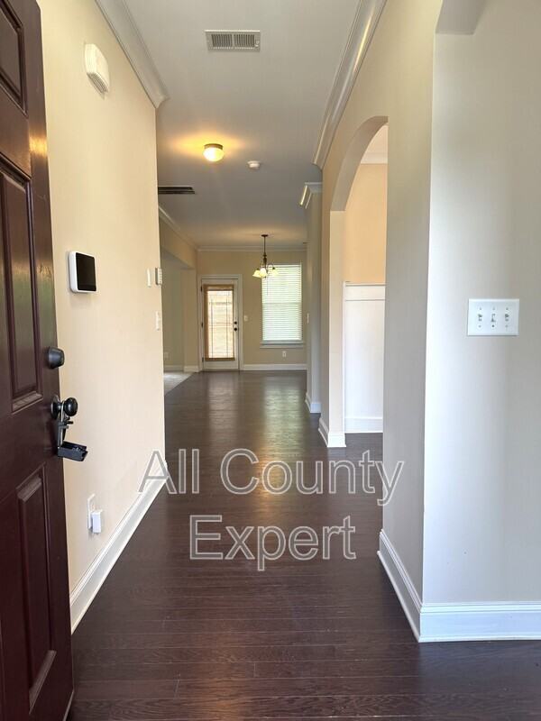 5065 Rialto Way - Photo 2 of 30