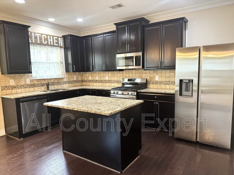 5065 Rialto Way - Photo 6 of 30