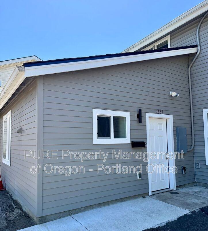 5684 N Harvard St - Photo 2 of 7