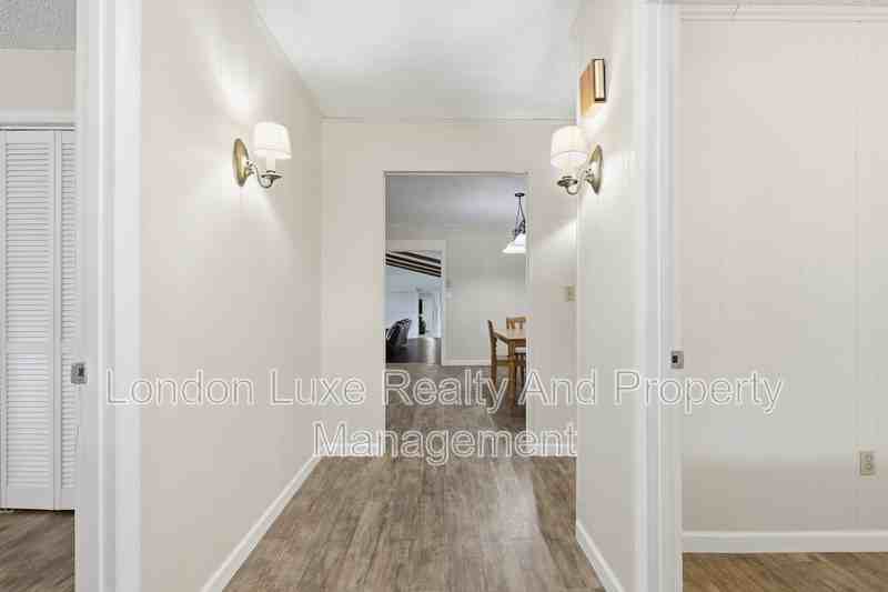 9246 Bearden Rd - Photo 7 of 44