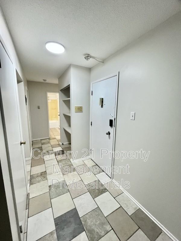 11832-105 Street Nw #101 - Photo 4 of 16