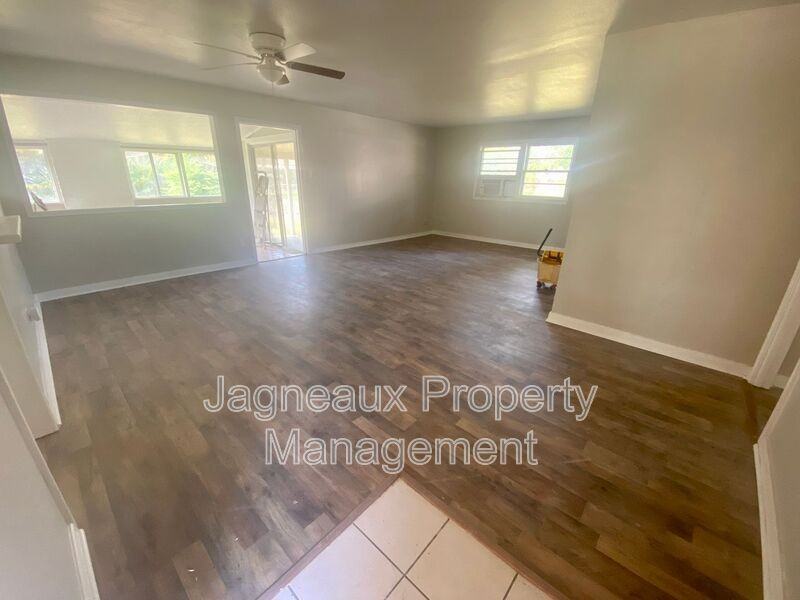 3566 Monroe St - Photo 4 of 13