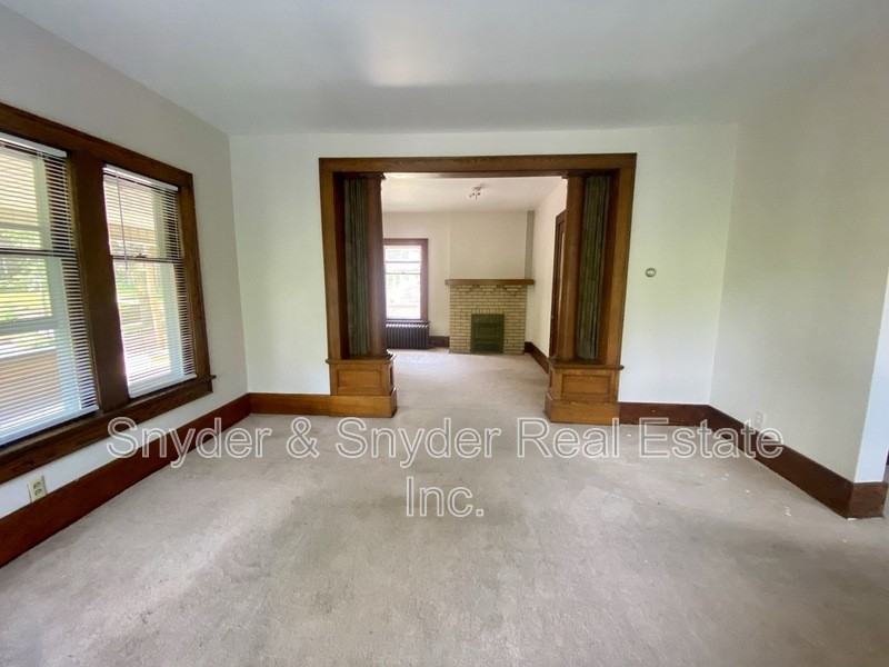 179 Oakdale Ave #1 - Photo 5 of 32