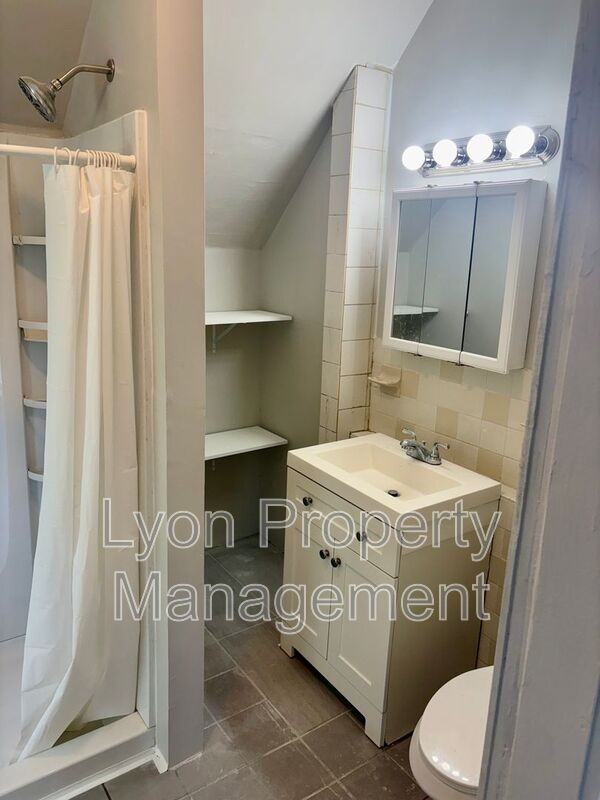1225 Warren Ave #3 - Photo 5 of 17