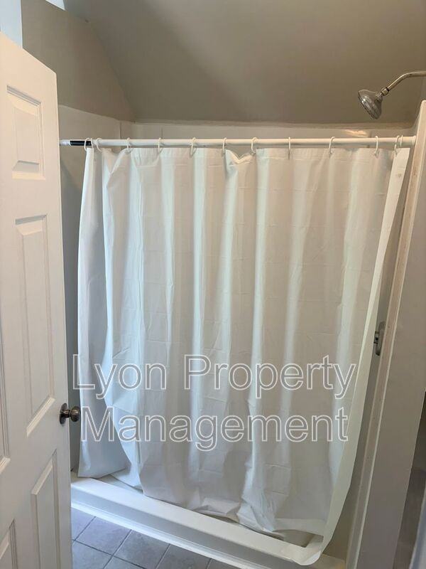 1225 Warren Ave #3 - Photo 6 of 17