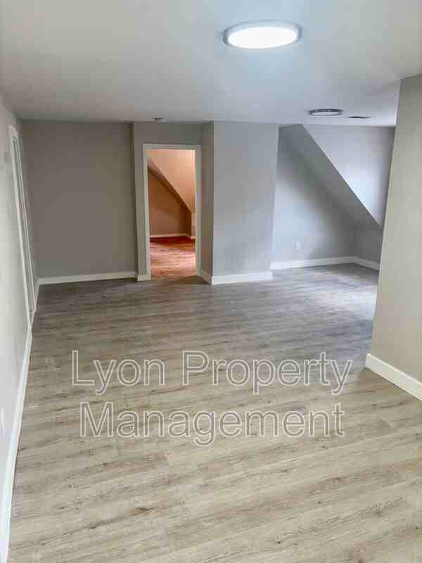1225 Warren Ave #3 - Photo 7 of 17