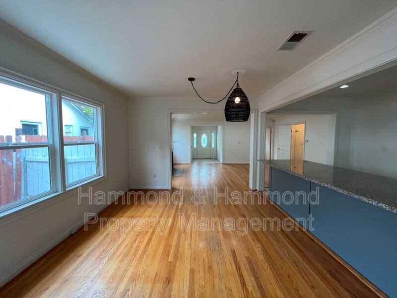 4316 Greenbush Ave - Photo 6 of 27