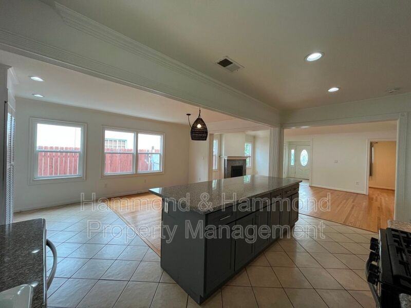 4316 Greenbush Ave - Photo 7 of 27
